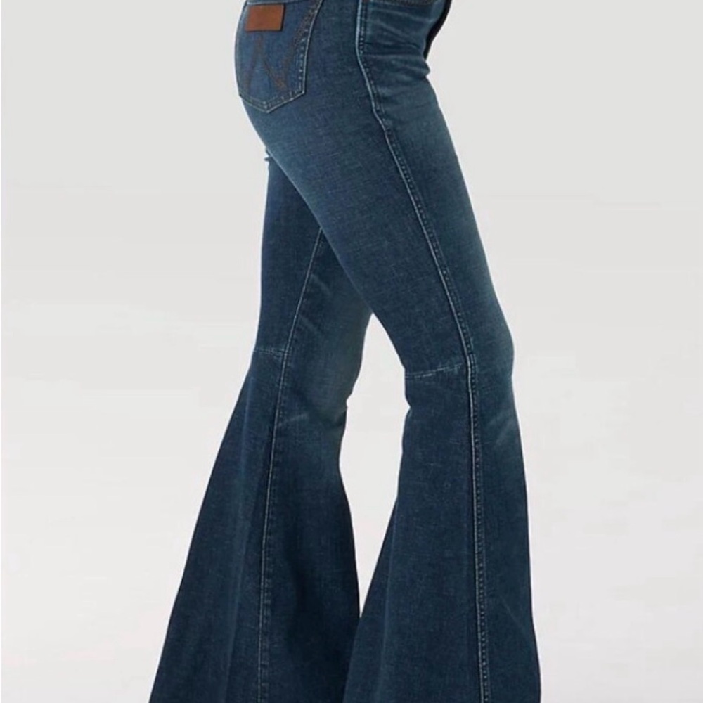 Women's Flared Blue Jeans wrangler retro